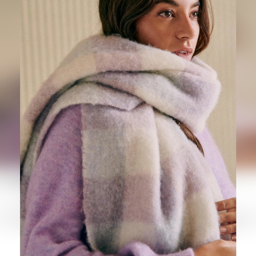 Scarf - Picture 4 of 4